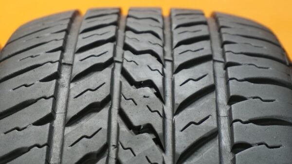 4 used tires 235/70/16 DOUGLAS - Image 5