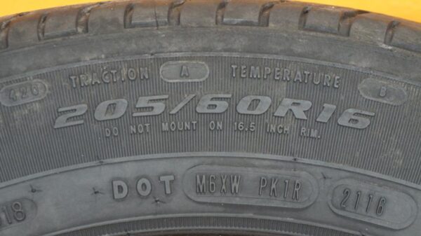 2 used tires 205/60/16 DOUGLAS - Image 7