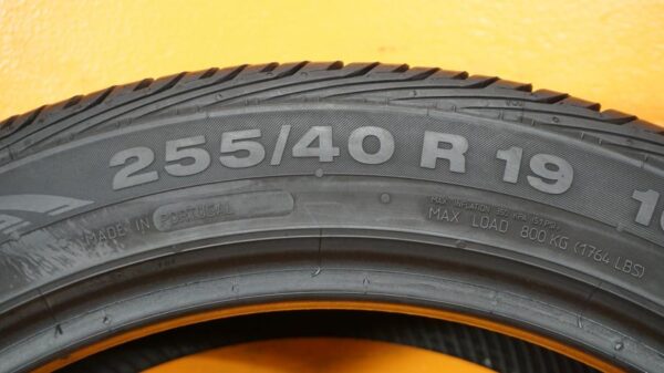 2 used tires 255/40/19 CONTINENTAL - Image 7