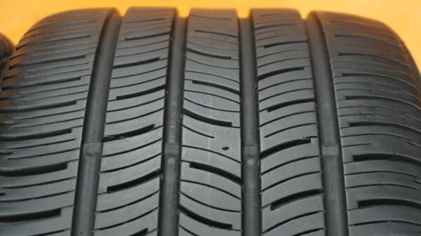 2 used tires 255/40/19 CONTINENTAL - Image 5