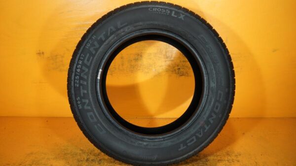 2 used tires 225/65/17 CONTINENTAL - Image 6