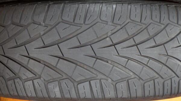 2 used tires 255/55/19 GENERAL - Image 3