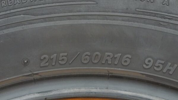 2 used tires 215/60/16 FALKEN - Image 7