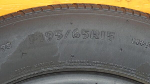 4 used tires 195/65/15 MATRIX - Image 7