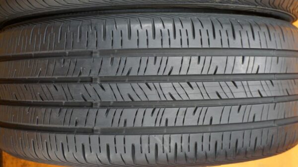 2 used tires 225/50/17 CONTINENTAL - Image 4