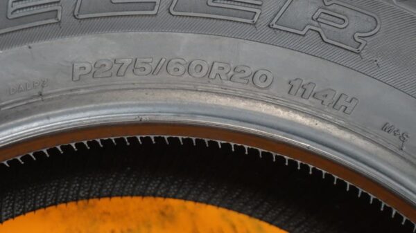 2 used tires 275/60/20 BRIDGESTONE - Image 8