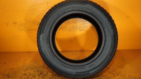 2 used tires 235/60/17 FALKEN - Image 6