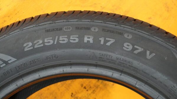 2 used tires 225/55/17 CONTINENTAL - Image 7