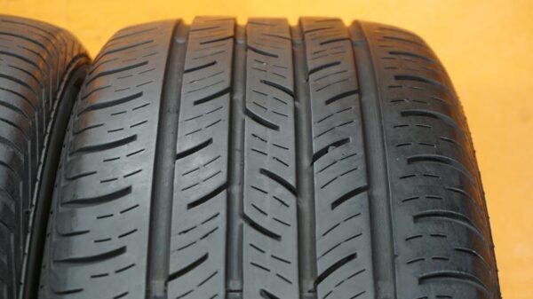 2 used tires 225/55/17 CONTINENTAL - Image 3