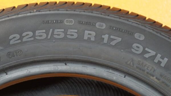 2 used tires 225/55/17 CONTINENTAL - Image 7