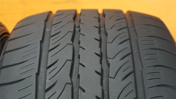 2 used tires 235/60/17 FALKEN - Image 3