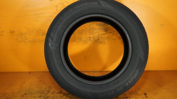 2 used tires 235/60/17 FALKEN - Image 6