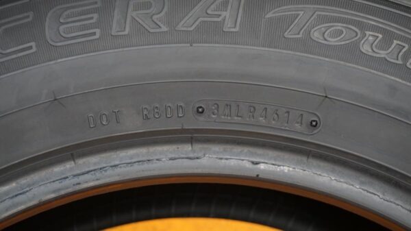 2 used tires 235/60/17 FALKEN - Image 7