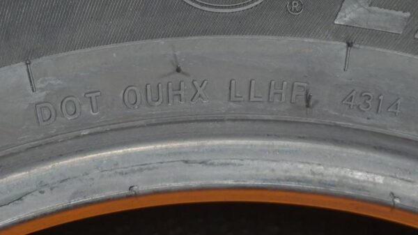 2 used tires 215/55/17 LINGLONG - Image 8