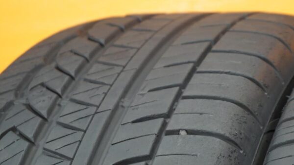 2 used tires 235/45/17 COOPER - Image 5