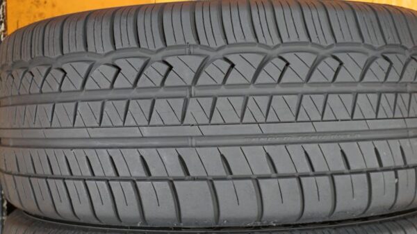 2 used tires 235/45/17 COOPER - Image 4