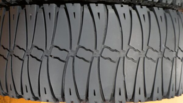 2 used tires LT 33/12.50/17 INTERCO - Image 4