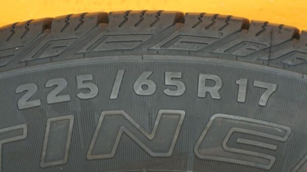 2 used tires 225/65/17 CONTINENTAL - Image 7