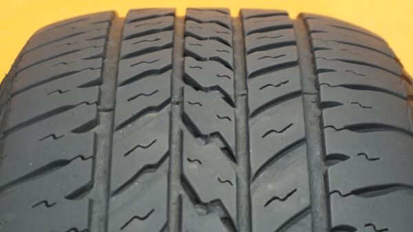 4 used tires 215/70/15 DOUGLAS - Image 5