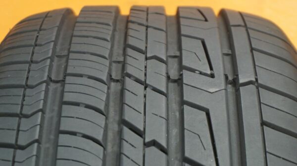 2 used tires 235/55/19 COOPER - Image 5