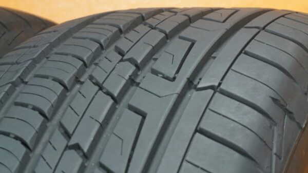 2 used tires 235/55/19 COOPER - Image 3