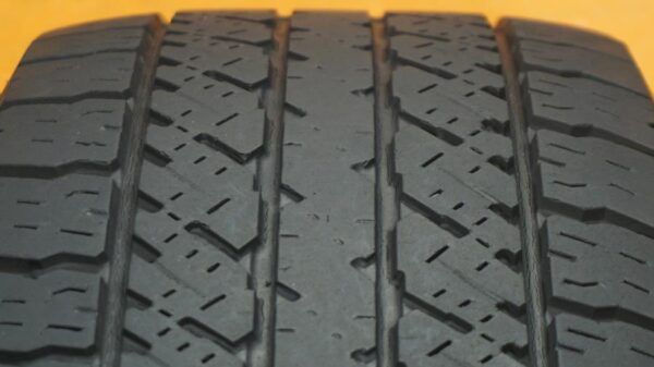 2 used tires 225/75/15 WILD TRAC - Image 5