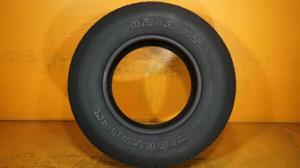 2 used tires 225/75/15 WILD TRAC - Image 6