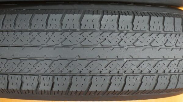 2 used tires 225/75/15 WILD TRAC - Image 4