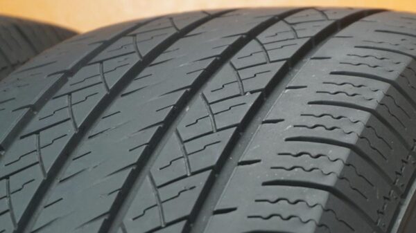 2 used tires LT 245/70/17 FULLRUN - Image 3