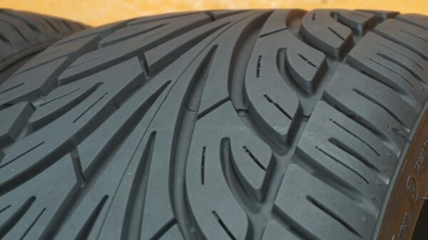 2 used tires 225/30/20 WANLI - Image 3