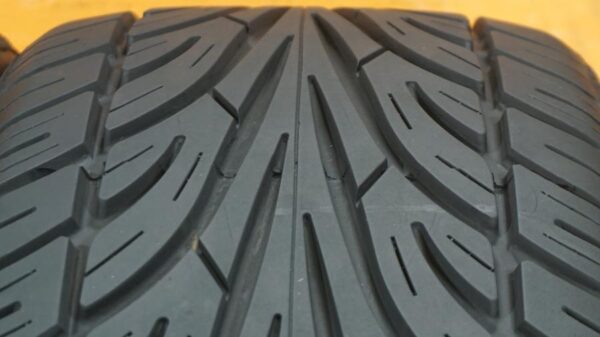 2 used tires 225/30/20 WANLI - Image 5