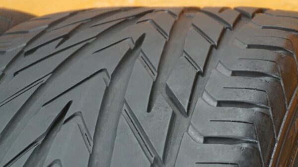 2 used tires 265/30/19 GENERAL - Image 3