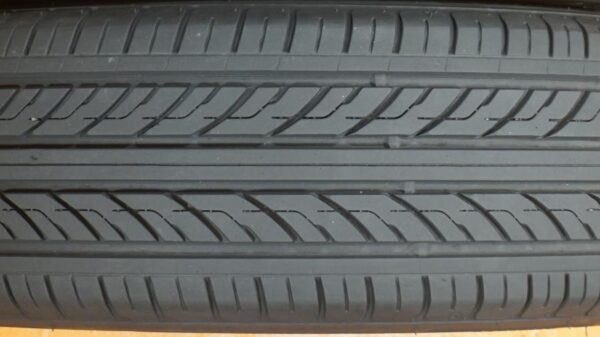 2 used tires 185/65/15 ARTUM - Image 4