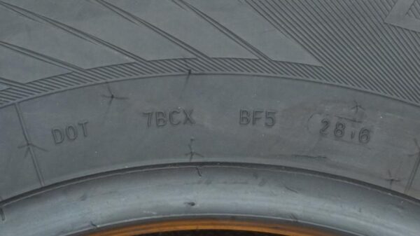 2 used tires LT 215/85/16 GRENLANDER - Image 8