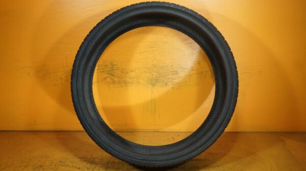 2 used tires 275/25/26 DELINTE - Image 6