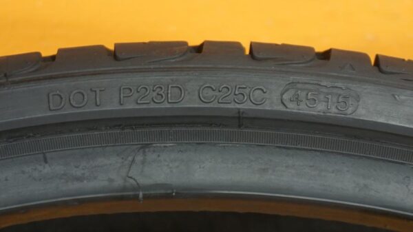 2 used tires 275/25/26 DELINTE - Image 8