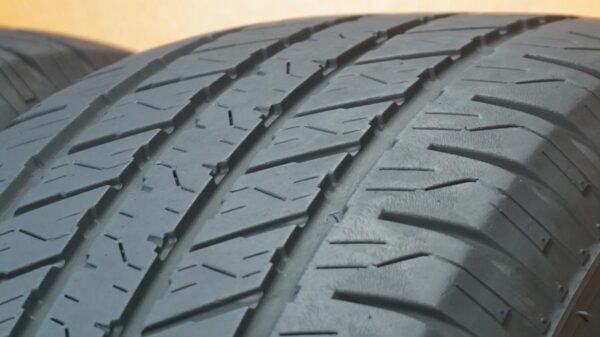 2 used tires 245/65/17 HERCULES - Image 3