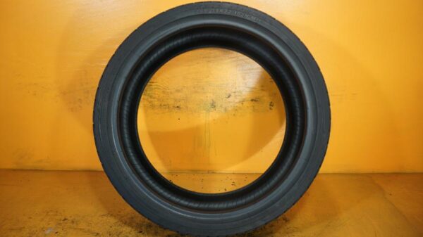 2 used tires 265/35/22 FALKEN - Image 6