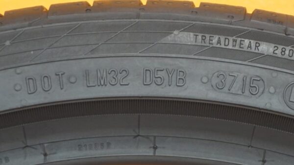 2 used tires 255/35/19 CONTINENTAL - Image 9