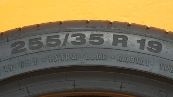 2 used tires 255/35/19 CONTINENTAL - Image 7