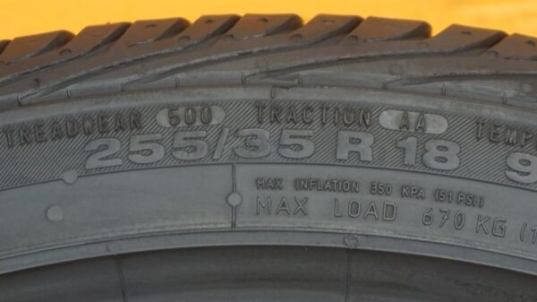 2 used tires 255/35/18 CONTINENTAL - Image 7