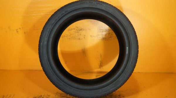 2 used tires 255/35/18 CONTINENTAL - Image 6