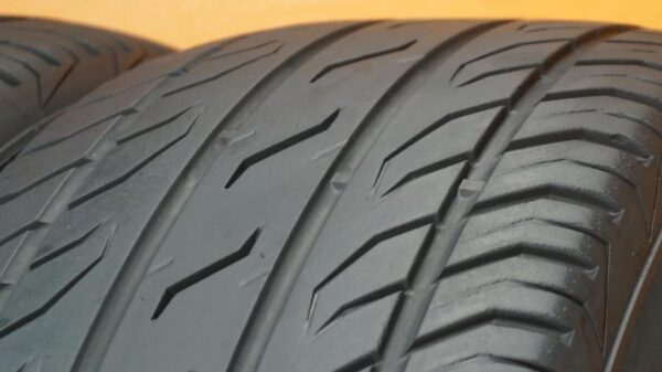 2 used tires 225/60/16 PEGASUS - Image 3