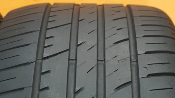 2 used tires 245/45/18 FALKEN - Image 5