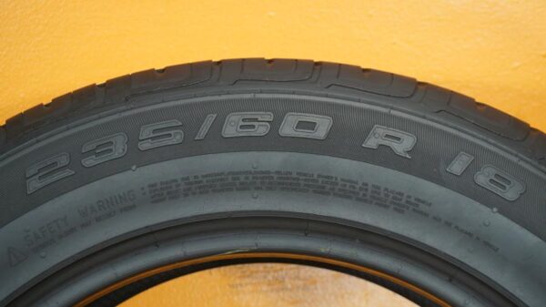 2 used tires 235/60/18 CONTINENTAL - Image 7