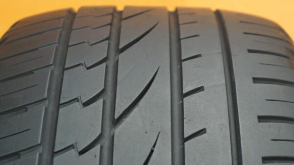 2 used tires 235/60/18 CONTINENTAL - Image 5