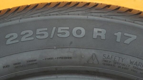 2 used tires 225/50/17 CONTINENTAL - Image 7