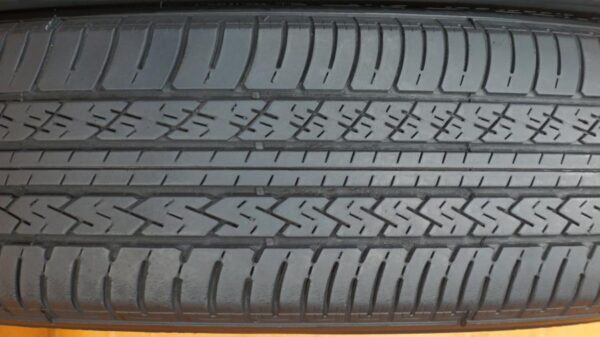 2 used tires 195/65/15 DOUGLAS - Image 4