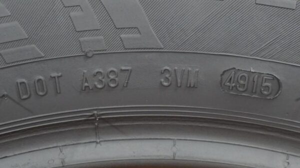 2 used tires 235/65/17 CONTINENTAL - Image 8