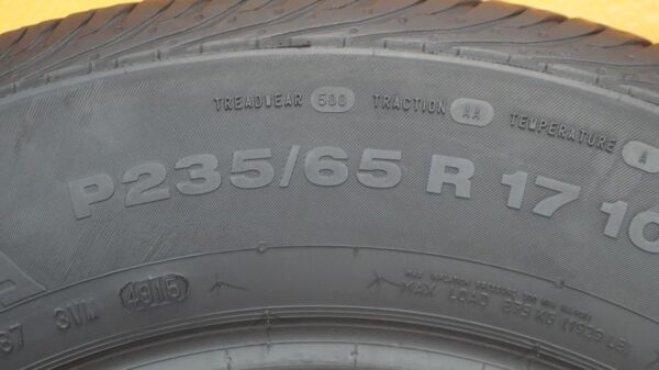 2 used tires 235/65/17 CONTINENTAL - Image 7